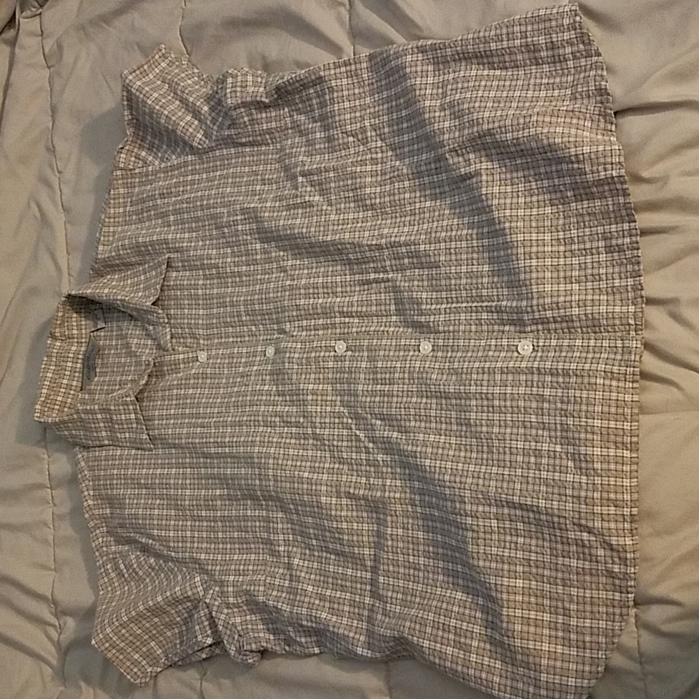 Eddie Bauer xl 100% button down short sleeve shirr